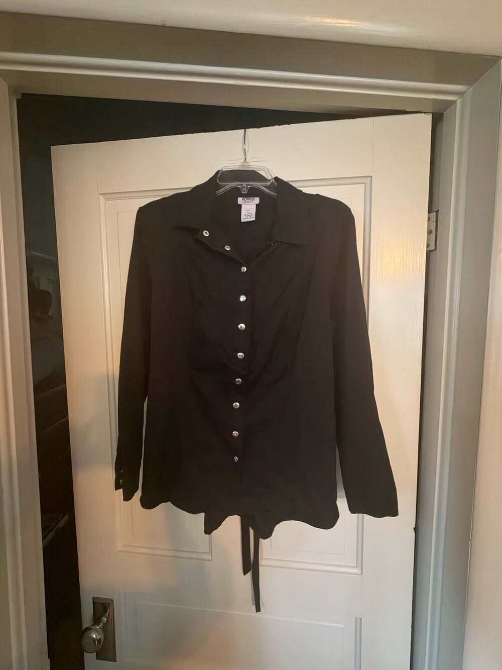 Monroe and main shirt size  large